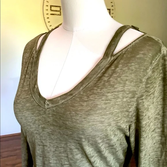 Long Sleeve Tee - Picture 3 of 9